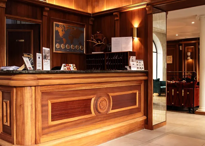 Derby EiffelHotel Parigi